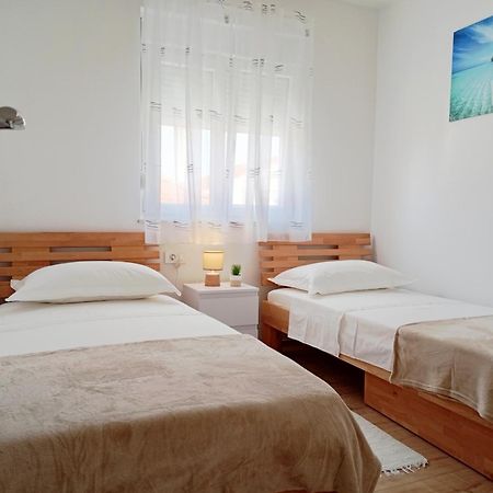 Apartments Villa Odesa With Shared Pool Zadar Eksteriør bilde