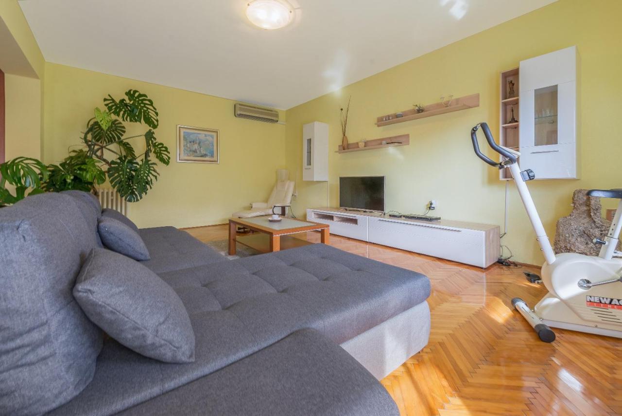 Apartments Villa Odesa With Shared Pool Zadar Eksteriør bilde