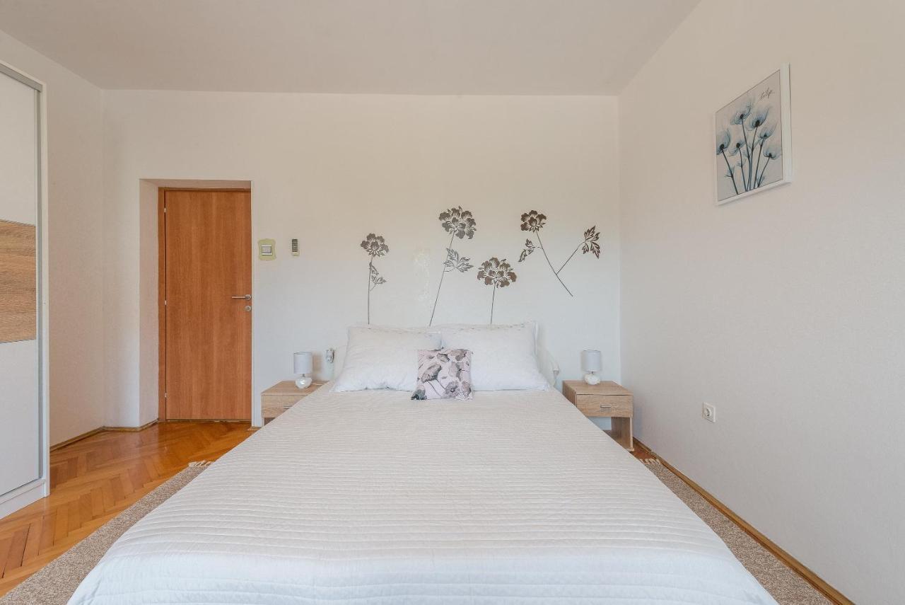 Apartments Villa Odesa With Shared Pool Zadar Eksteriør bilde