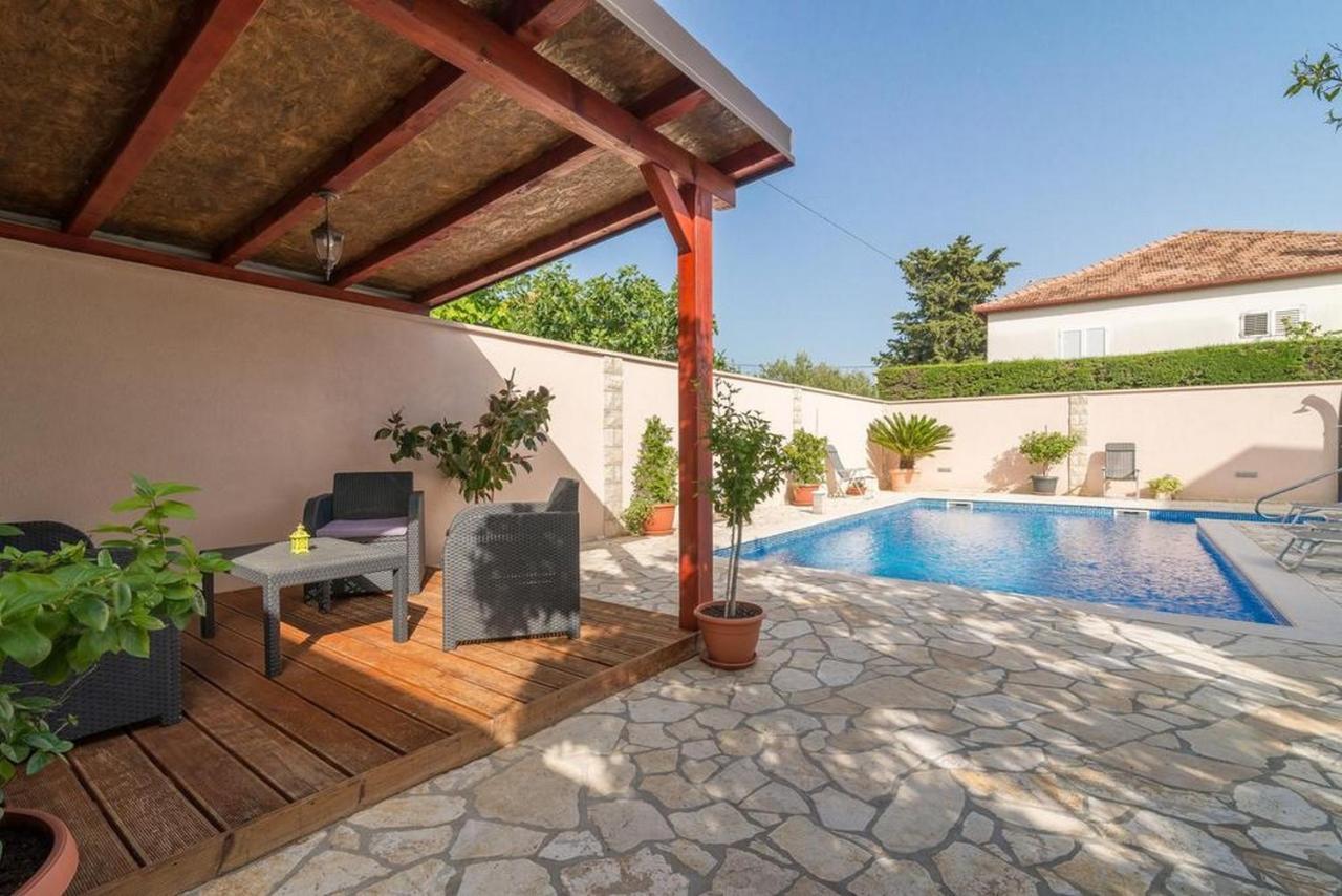 Apartments Villa Odesa With Shared Pool Zadar Eksteriør bilde
