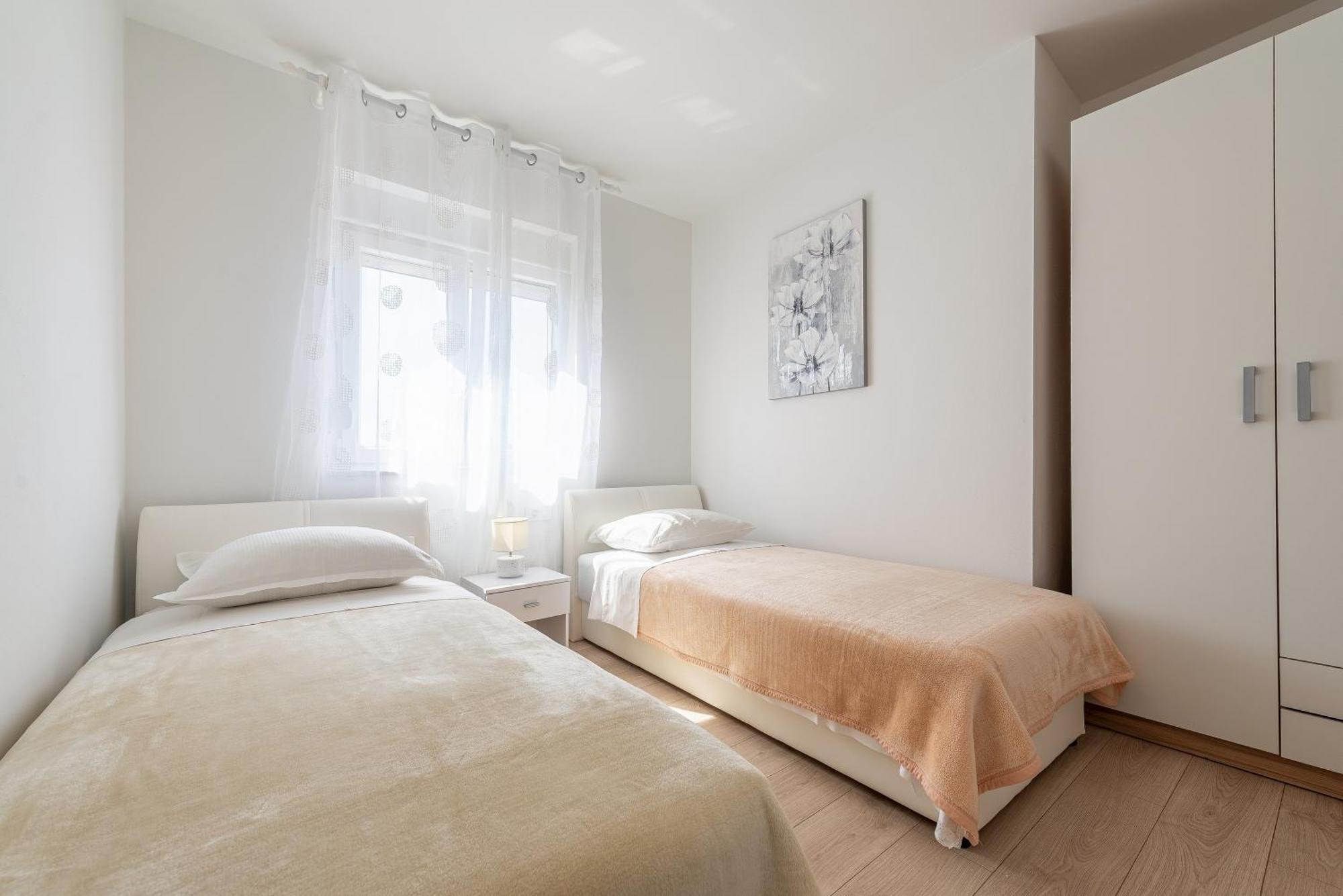 Apartments Villa Odesa With Shared Pool Zadar Rom bilde