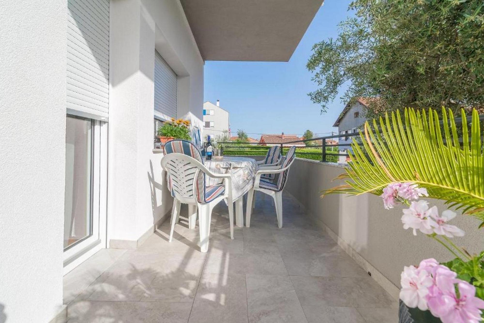 Apartments Villa Odesa With Shared Pool Zadar Rom bilde