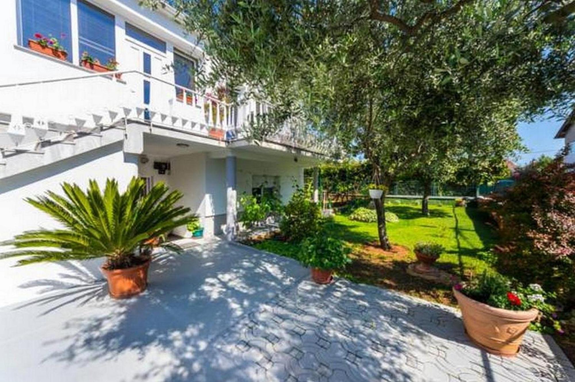 Apartments Villa Odesa With Shared Pool Zadar Rom bilde