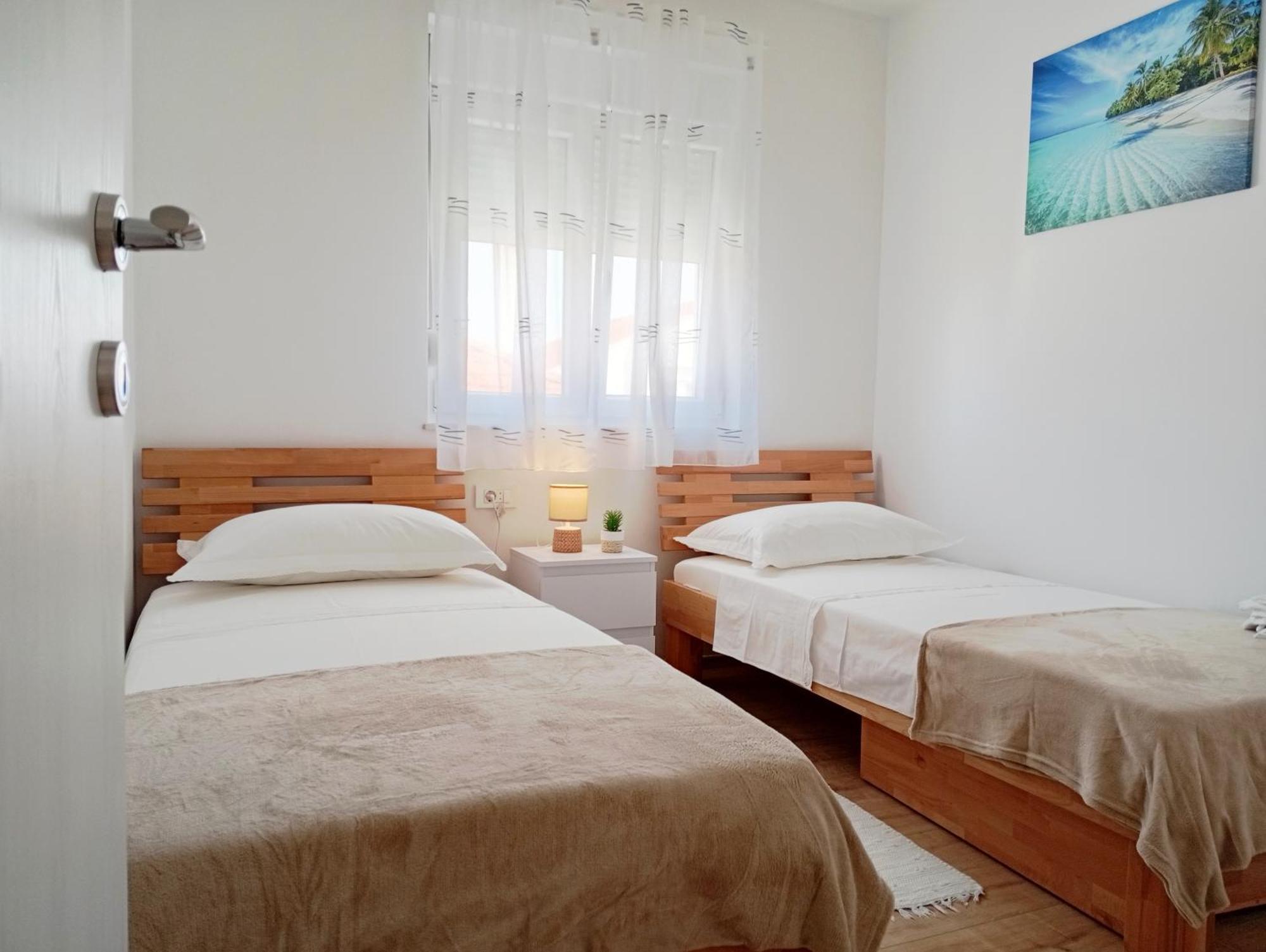 Apartments Villa Odesa With Shared Pool Zadar Eksteriør bilde
