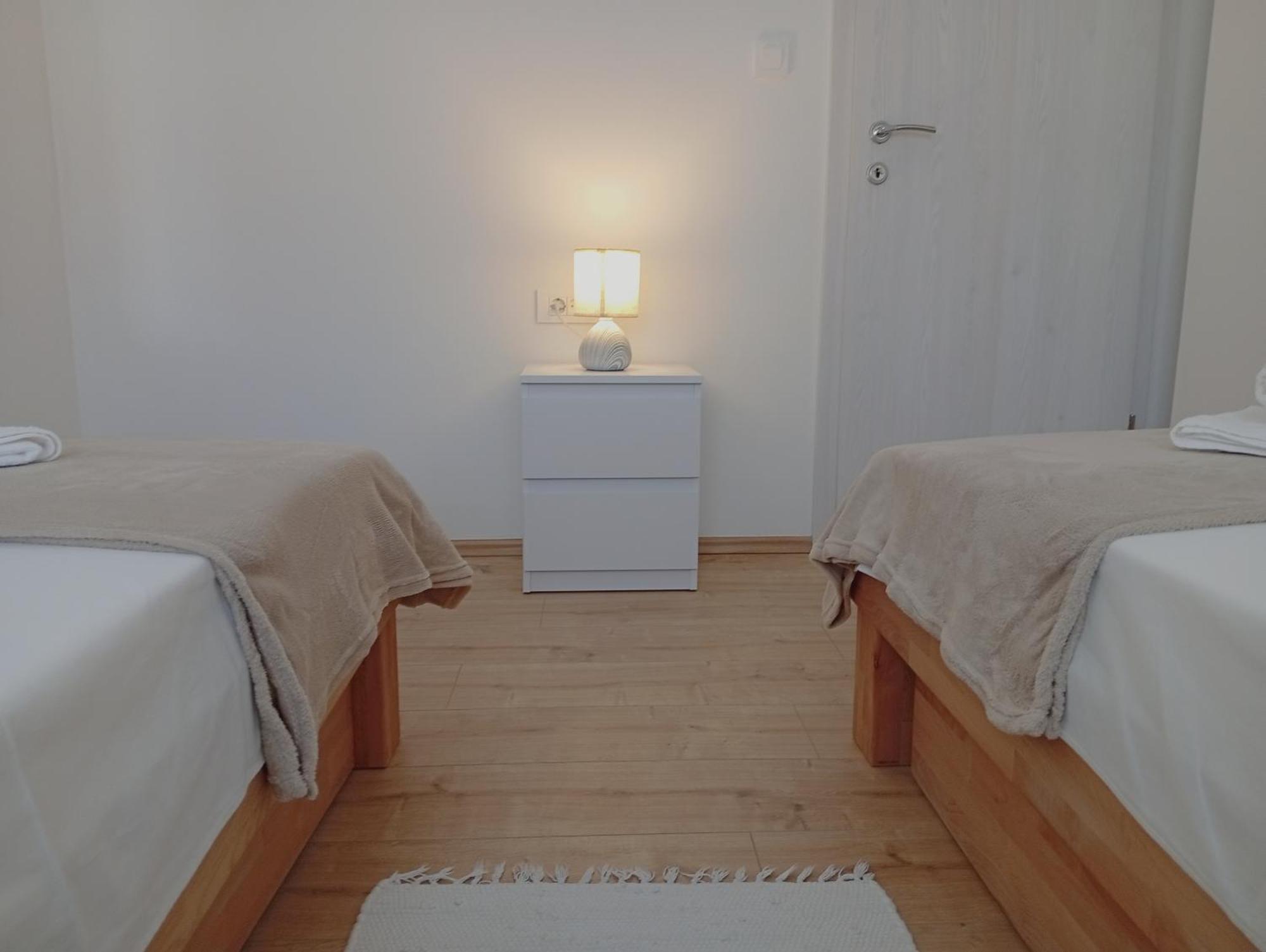 Apartments Villa Odesa With Shared Pool Zadar Rom bilde