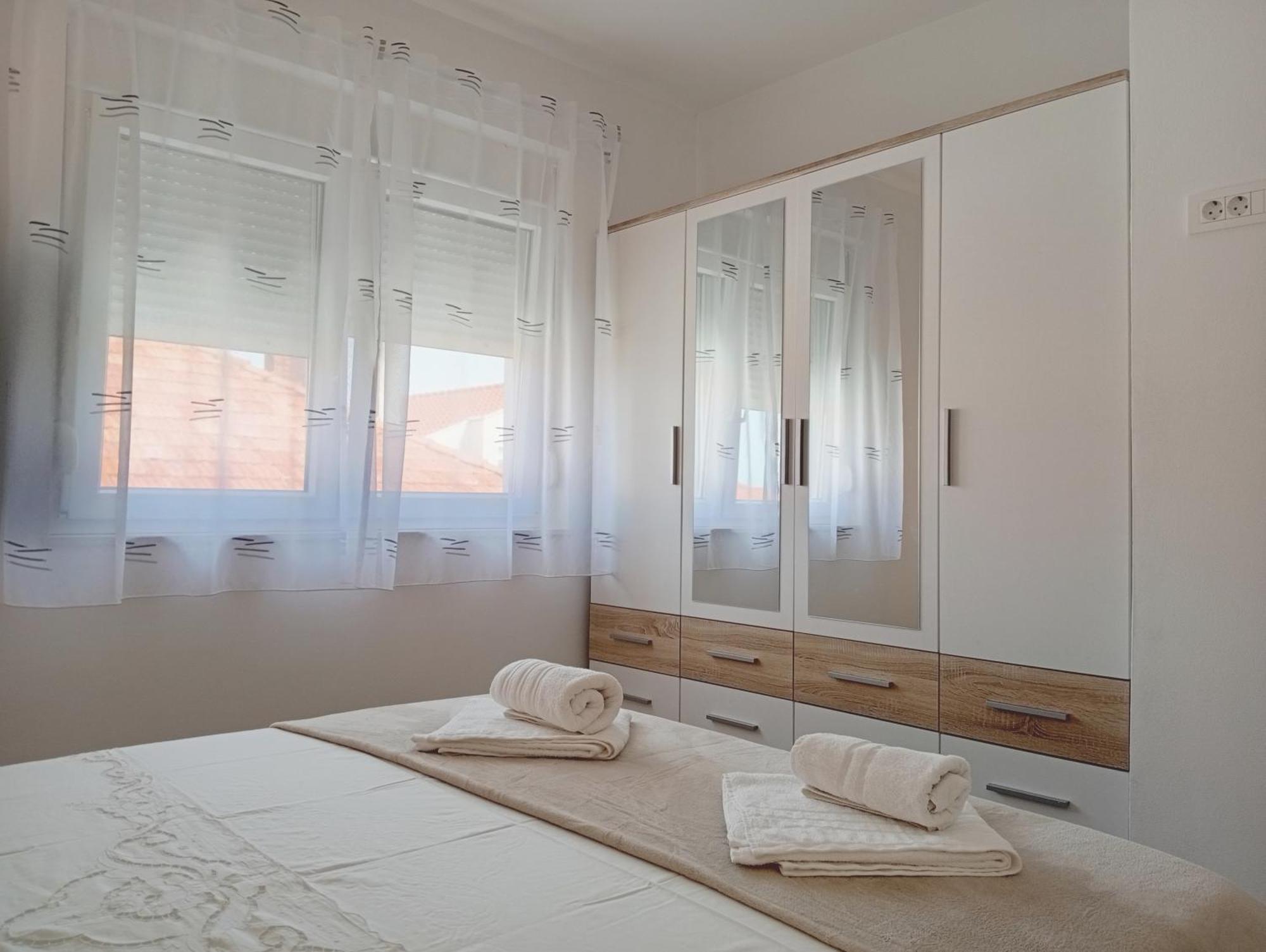 Apartments Villa Odesa With Shared Pool Zadar Eksteriør bilde