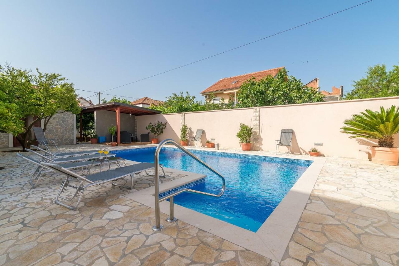 Apartments Villa Odesa With Shared Pool Zadar Eksteriør bilde