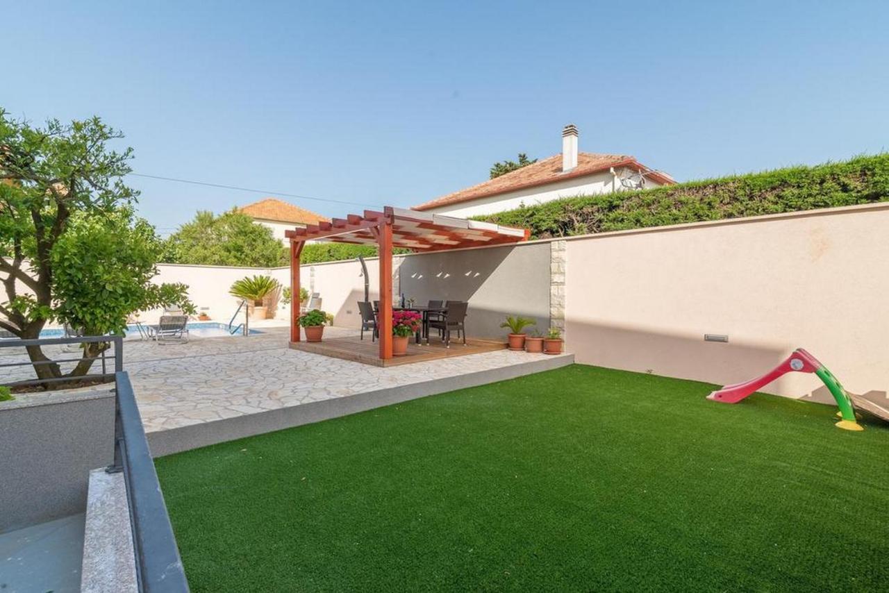 Apartments Villa Odesa With Shared Pool Zadar Eksteriør bilde